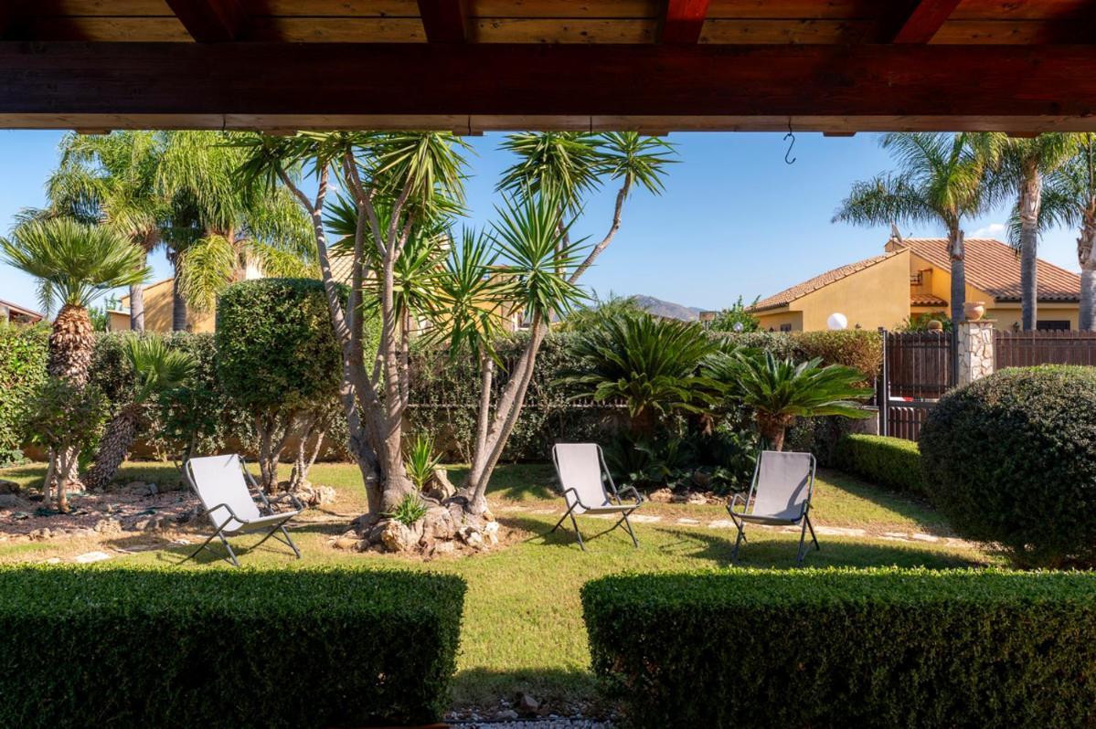 Villa Plumeria Campofelice Di Roccella Exteriör bild