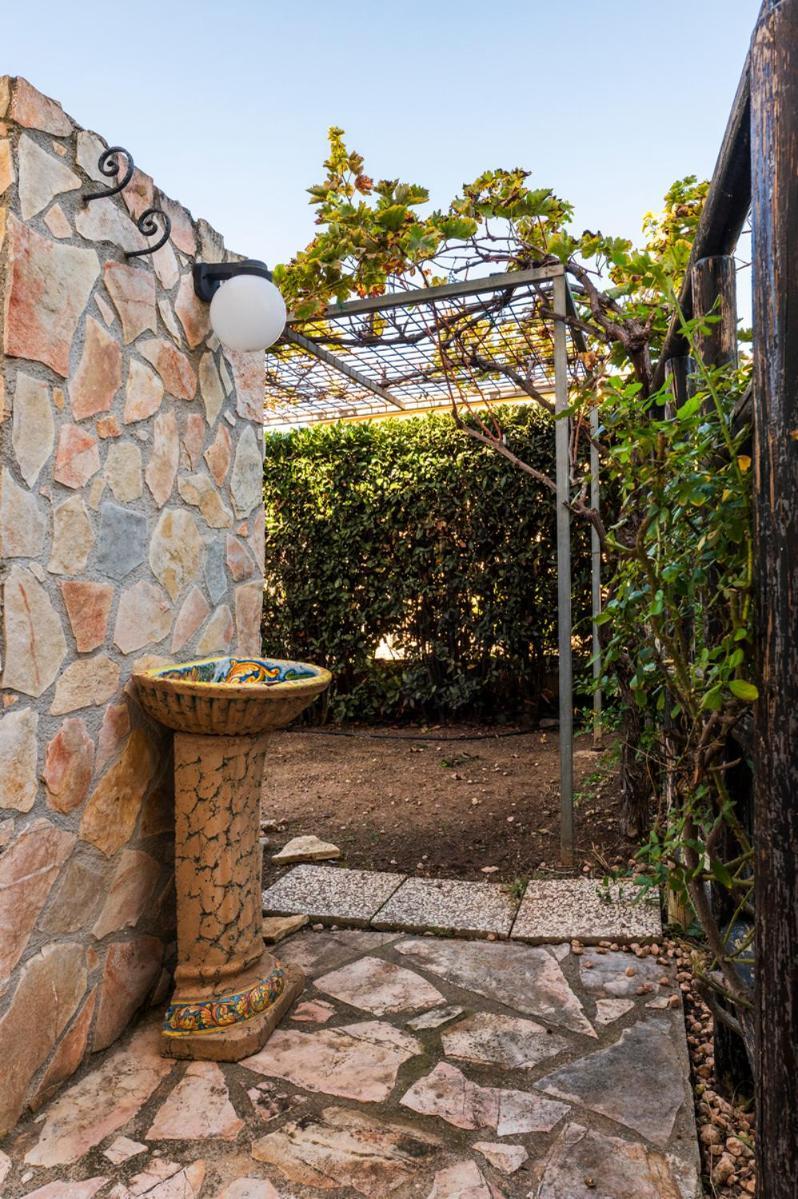 Villa Plumeria Campofelice Di Roccella Exteriör bild