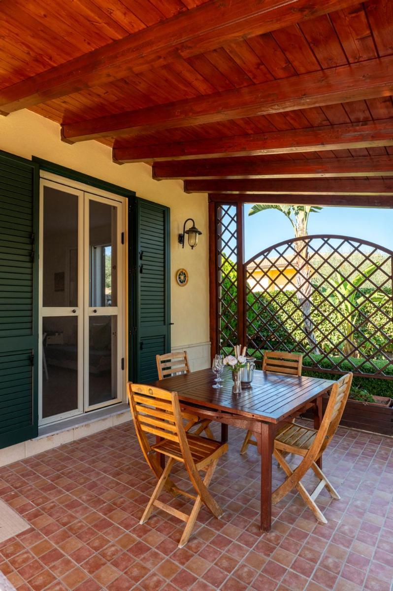 Villa Plumeria Campofelice Di Roccella Exteriör bild