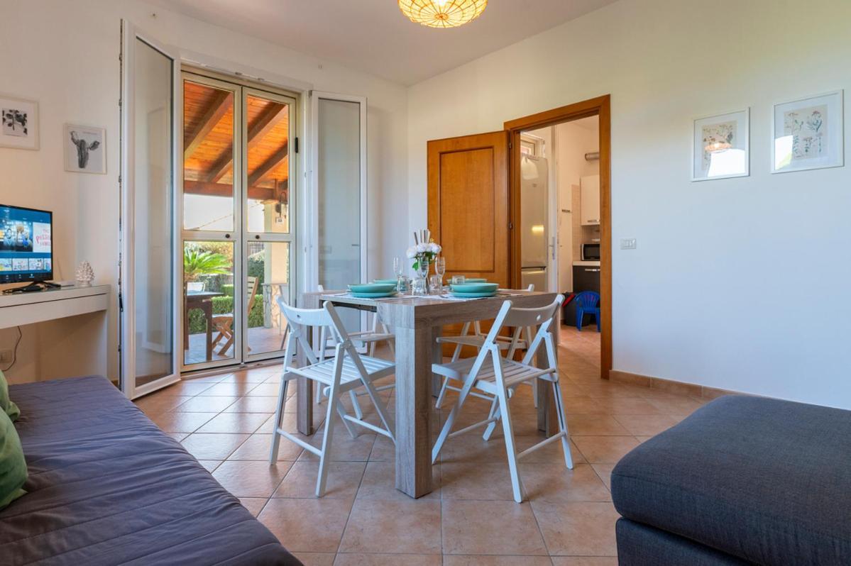 Villa Plumeria Campofelice Di Roccella Exteriör bild